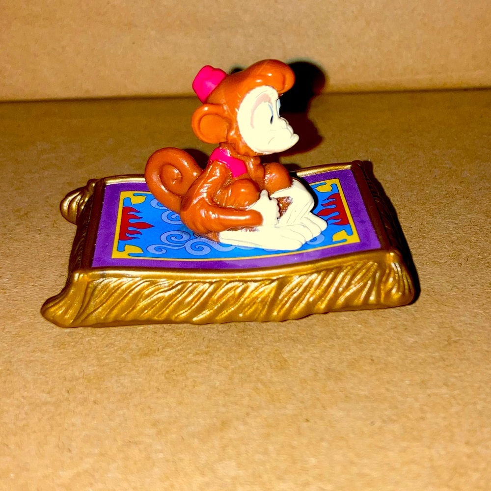 Disney Aladdin ABU Monkey on Flying Carpet PVC Cake Topper McDonald Mini Figure